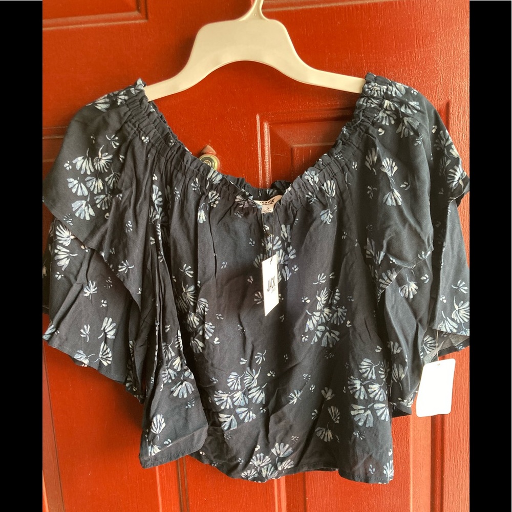 Crop top off the shoulder